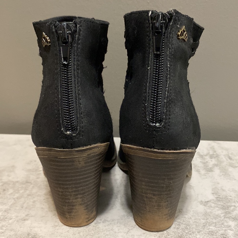 Fergalicious Wanderer Black Ankle Bootie Size 7 - Picture 6 of 10
